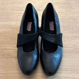 MUNRO American - NWOT Block Heel Black Mary Jane Pump